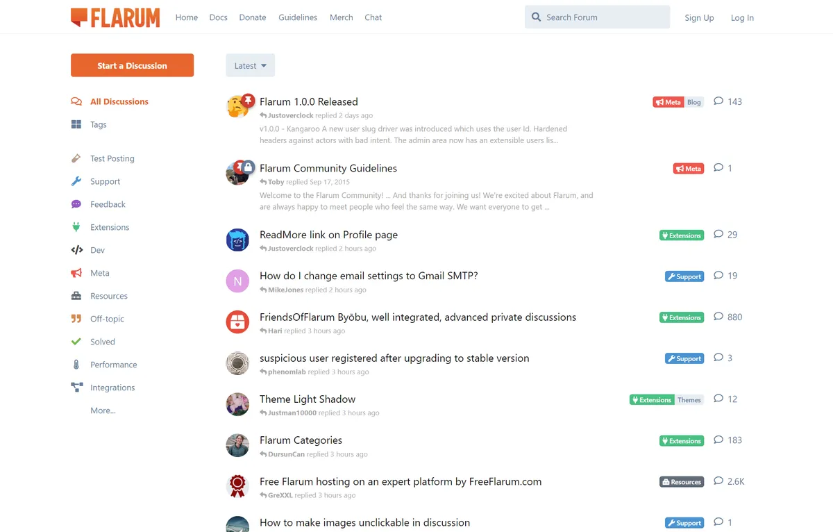 Flarum est un logiciel de forums populaire qui existe en version gratuite ou payante (à partir de 0 €) 